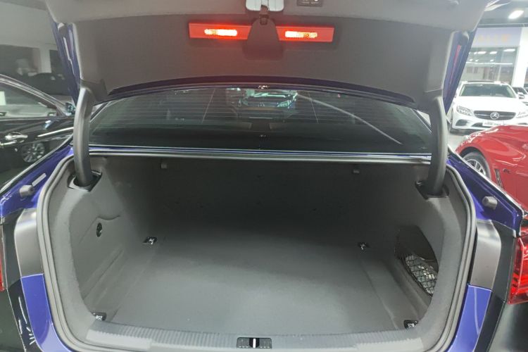 奥迪A6L 2018款 30周年年型 TFSI 进取型局部细节23