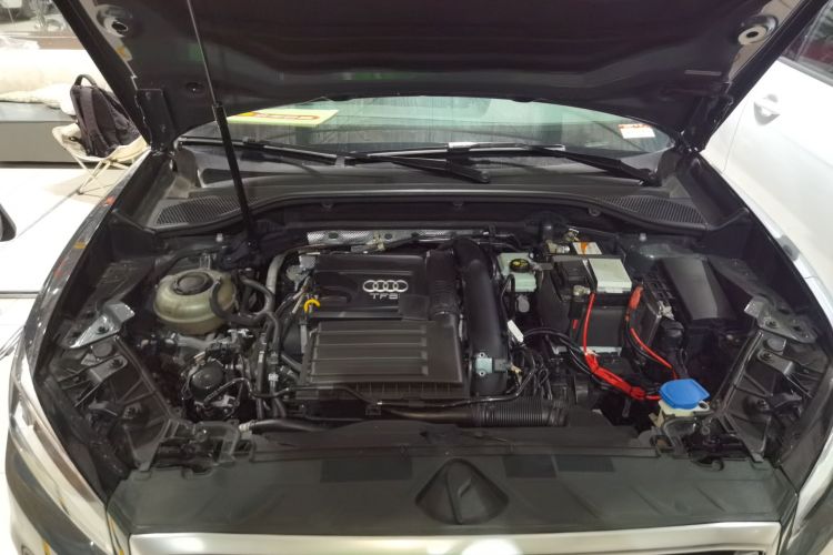 奥迪Q2L 2021款 35 TFSI 时尚致雅型机舱底盘24