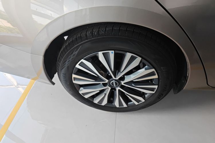 日产 天籁 2022款 2.0L XL-TLS 悦享版车身外观6008