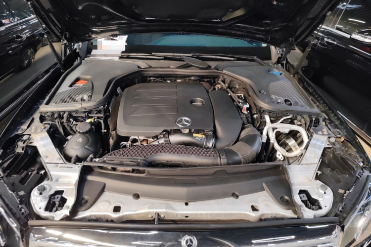 奔驰E级 2020款 改款 E 300 L 运动时尚型机舱底盘24