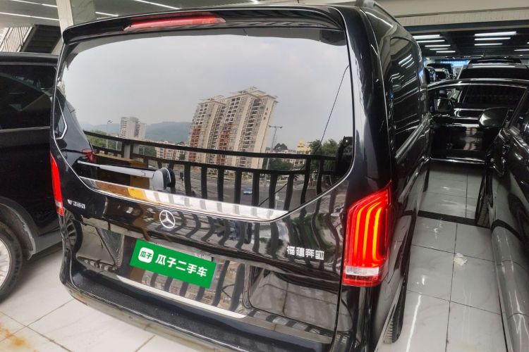 奔驰V级 2018款 V 260 尊贵版 国VI车身外观6004