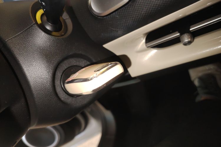 五菱汽车 五菱缤果 2023款 203km 轻享款中控内饰7001