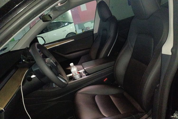 特斯拉 Model Y 2022款 改款 后轮驱动版中控内饰19