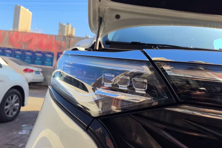 荣威iMAX8 2021款 400TGI Supreme系列尊荣版车身外观8