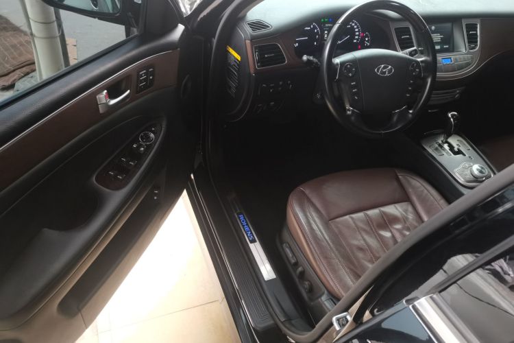 现代 劳恩斯 2012款 3.0L GDI尊贵版中控内饰20