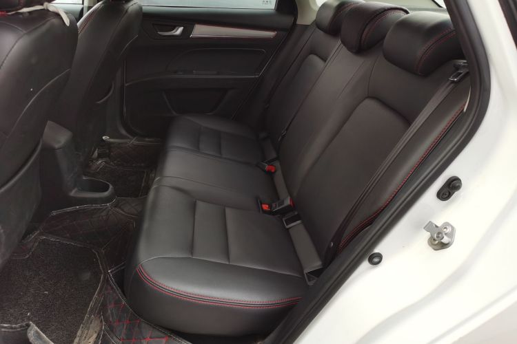 奔腾B30 2016款 1.6L 自动尊享型中控内饰21