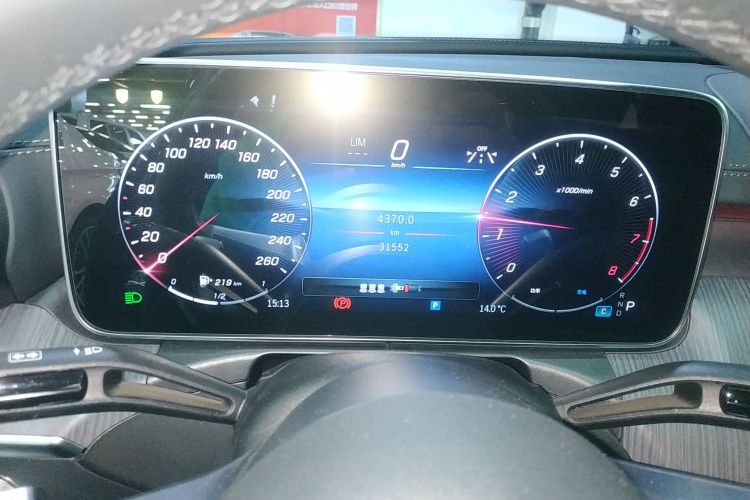 奔驰C级 2023款 C 200 L 运动版中控内饰14