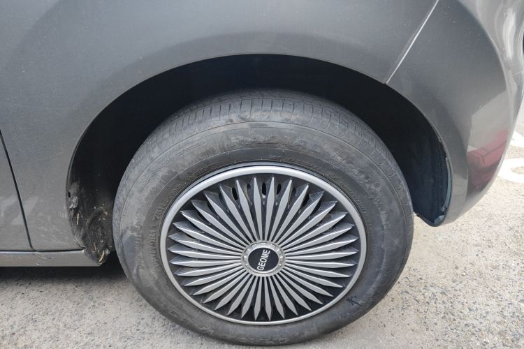 吉利银河 2023款 熊猫mini 200km 耐力熊车身外观10