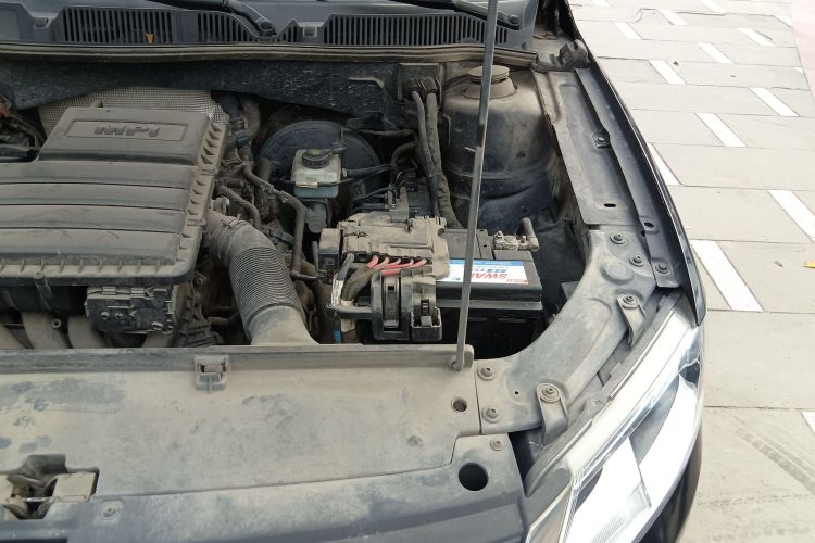 大众 朗逸 2013款 改款经典 1.6L 手动风尚版局部细节9006