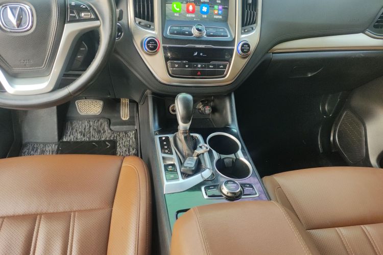 长安CS95 2017款 2.0T 四驱智劲版局部细节18