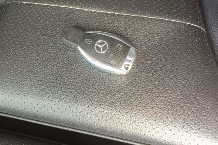 奔驰C级 2018款 C 180 L 动感型运动版中控内饰11