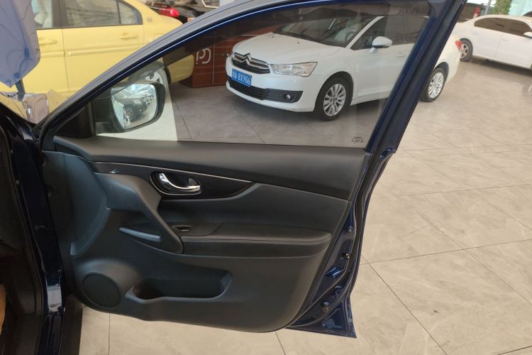 日产 奇骏 2017款 2.0L CVT舒适版 2WD中控内饰42