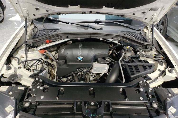 宝马X4 2016款 xDrive20i M运动型机舱底盘24