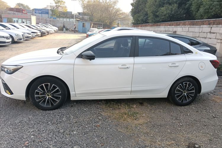 荣威i5 2021款 1.5L CVT钻石版车身外观4