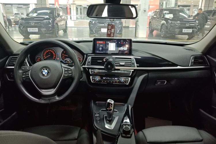 宝马3系 2018款 320Li xDrive 时尚型中控内饰12