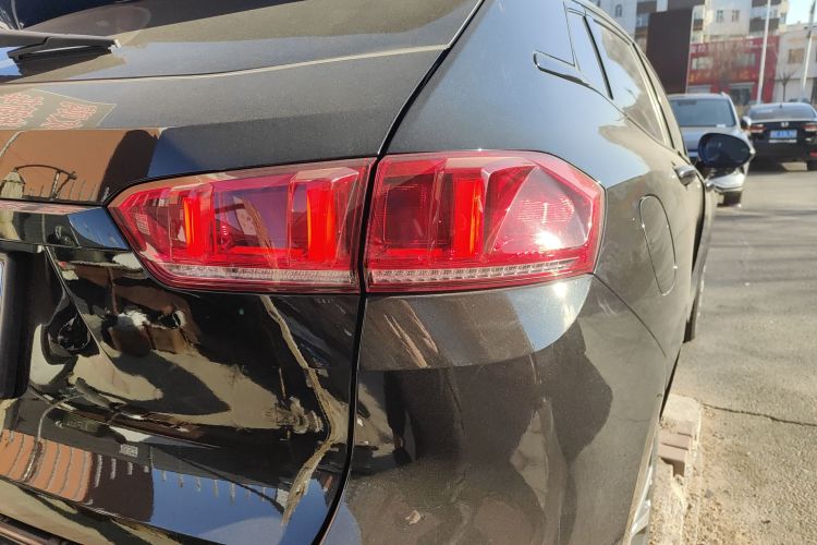 魏牌 VV7 2017款 2.0T 超豪型车身外观9