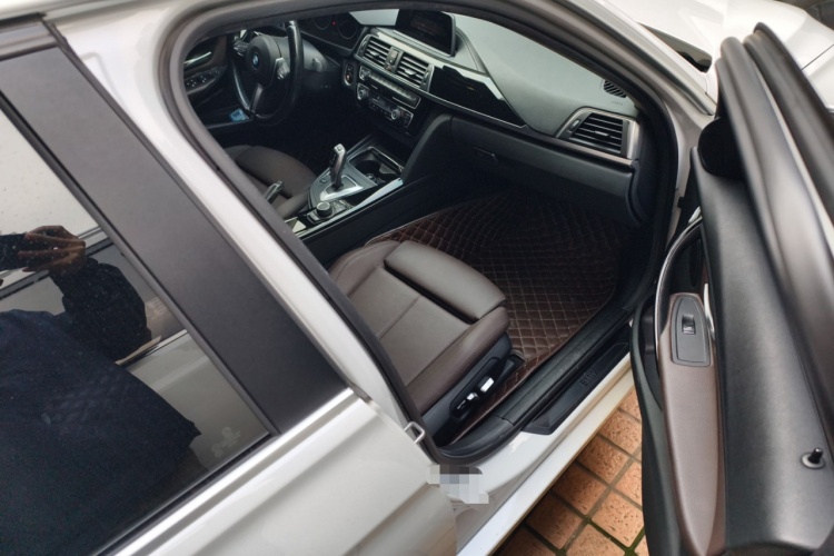 宝马3系 2018款 320Li 时尚型局部细节9005