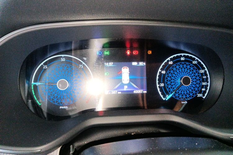 红旗E-QM5 2022款 431km 充电乐享版中控内饰14