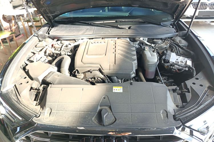 奥迪A6L 2024款 45 TFSI quattro 臻选动感型机舱底盘24