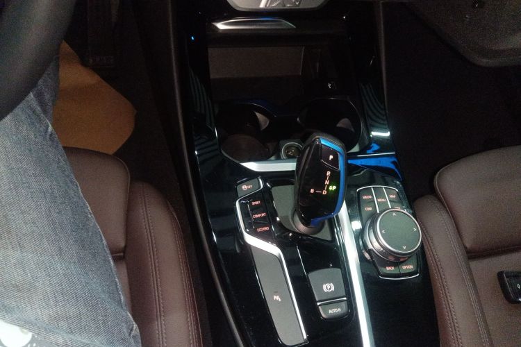 宝马iX3 2021款 改款 领先型中控内饰18