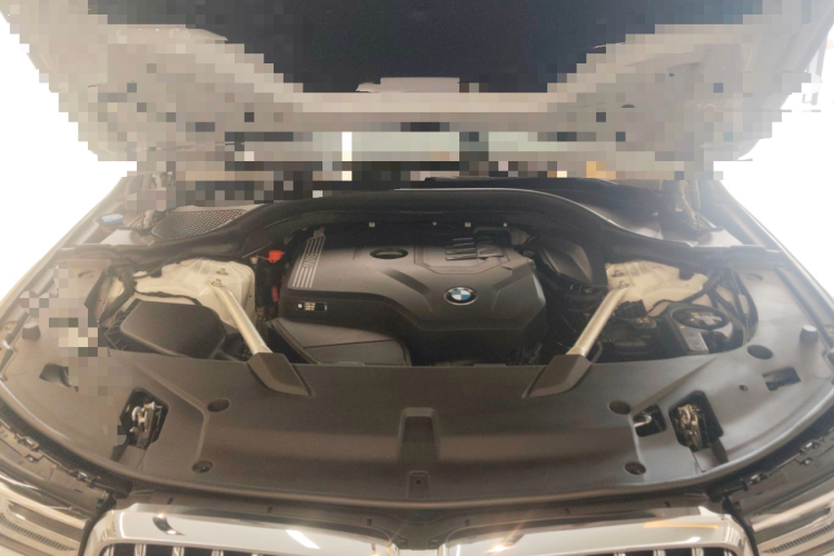 宝马6系GT 2022款 630i 豪华设计套装机舱底盘24