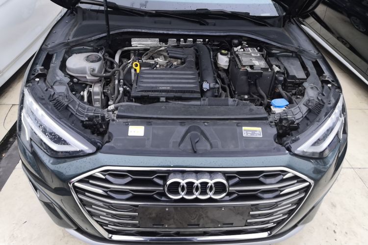 奥迪A3 2022款 A3L Limousine 35 TFSI 时尚致雅型机舱底盘24