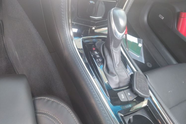 凯迪拉克ATS-L 2016款 28T 豪华型中控内饰18