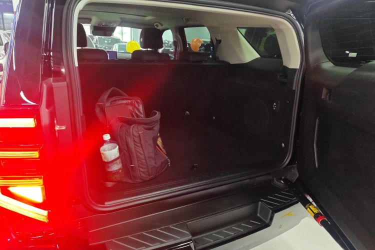 坦克400 2025款 2.0T 汽油版机舱底盘23