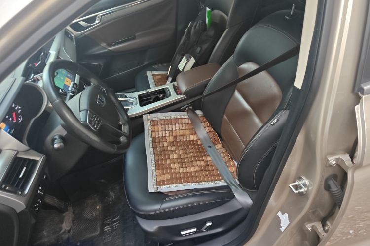 吉利汽车 帝豪GL 2017款 1.3T DCT尊贵型局部细节19