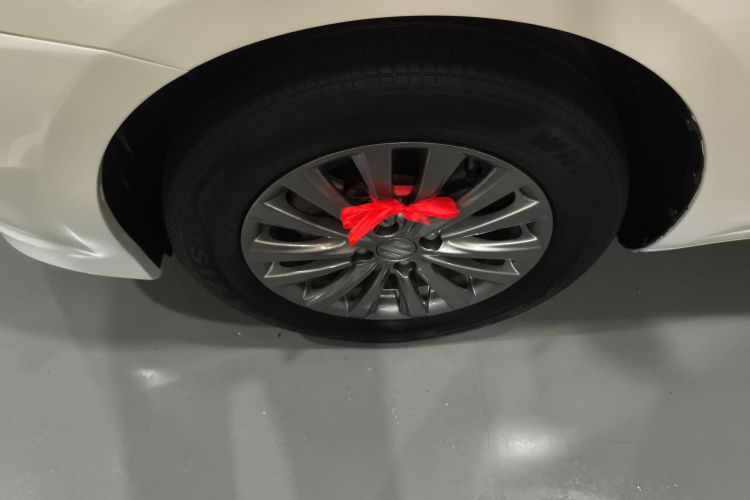 铃木 启悦 2015款 1.6L 手动舒享型车身外观6007