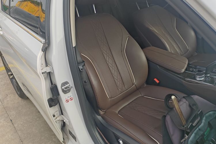 宝马5系 2021款 改款 530Li 领先型 豪华套装局部细节41