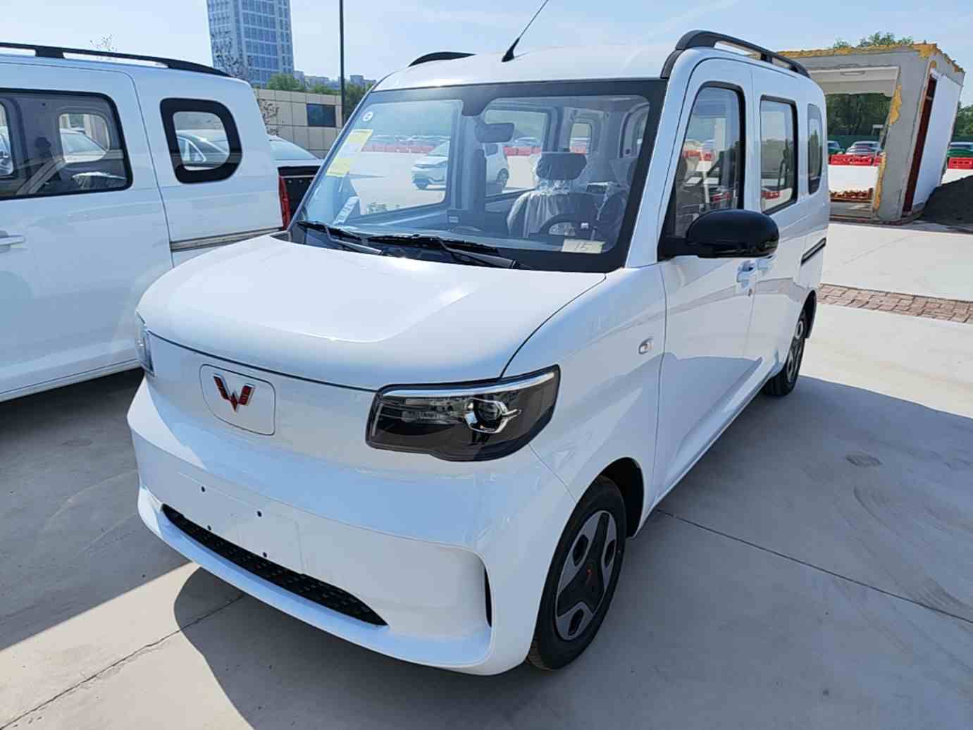 五菱汽车 五菱之光新能源 2025款 305km 进取型(2)
