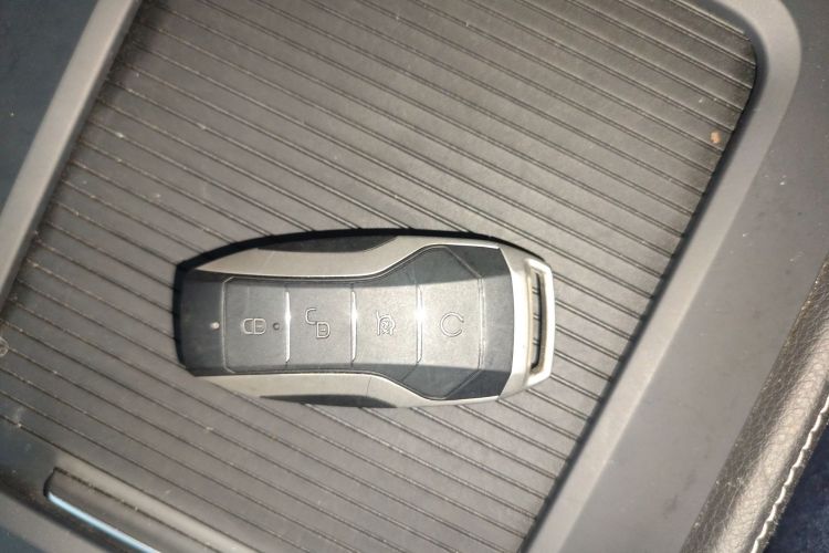 比亚迪 唐 2019款 2.0T 自动智联尊享型 5座 国VI中控内饰7001