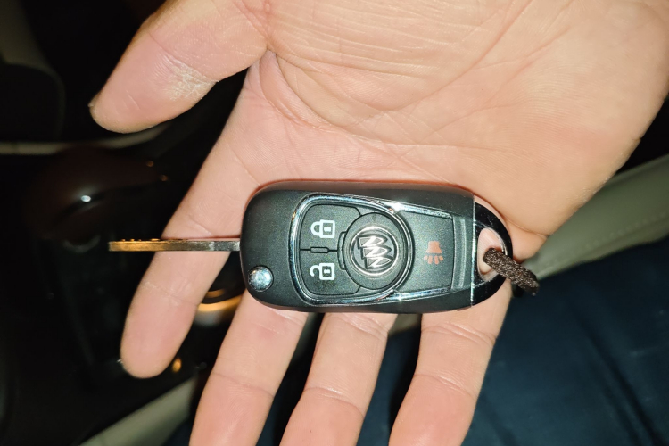 别克 君威 2015款 2.0L 领先时尚型中控内饰7001