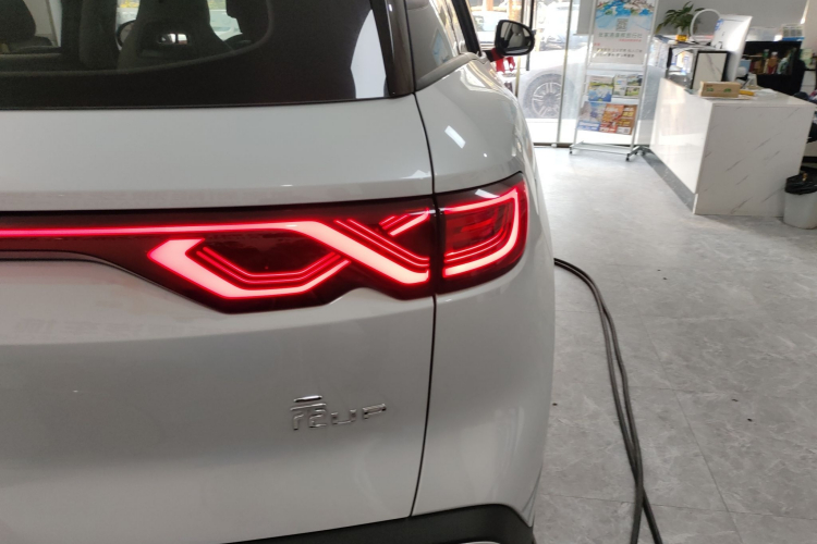 比亚迪 元UP 2024款  401KM 活力版车身外观6006