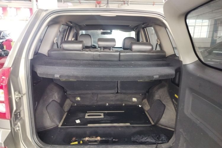 奇瑞 瑞虎3 2015款 1.6L CVT智尚纪念版机舱底盘23