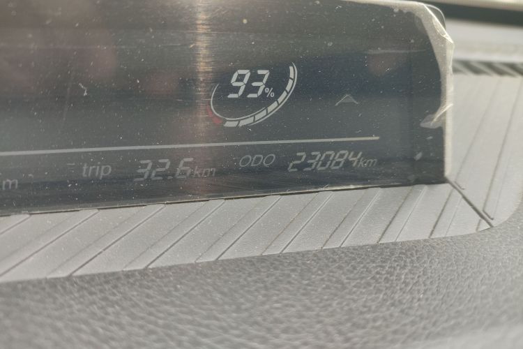 哪吒汽车 哪吒V 2022款 潮 400 Lite中控内饰15