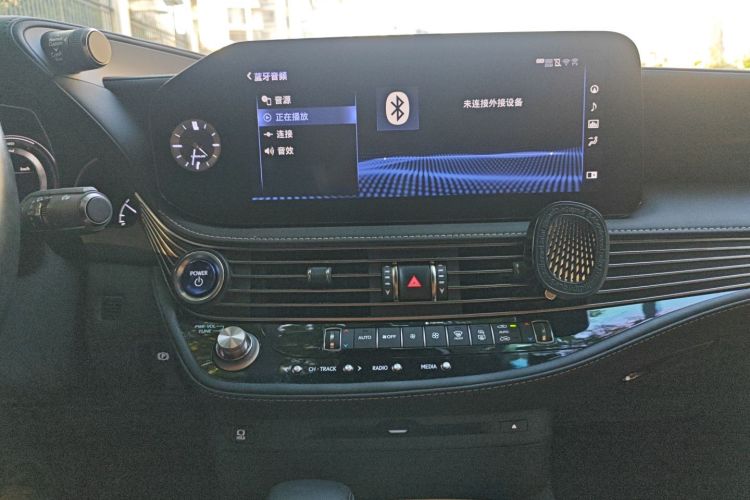 雷克萨斯LS 2021款 500h 卓越版中控内饰16