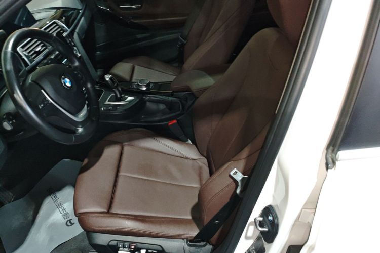 宝马3系 2019款 320Li 时尚型局部细节19