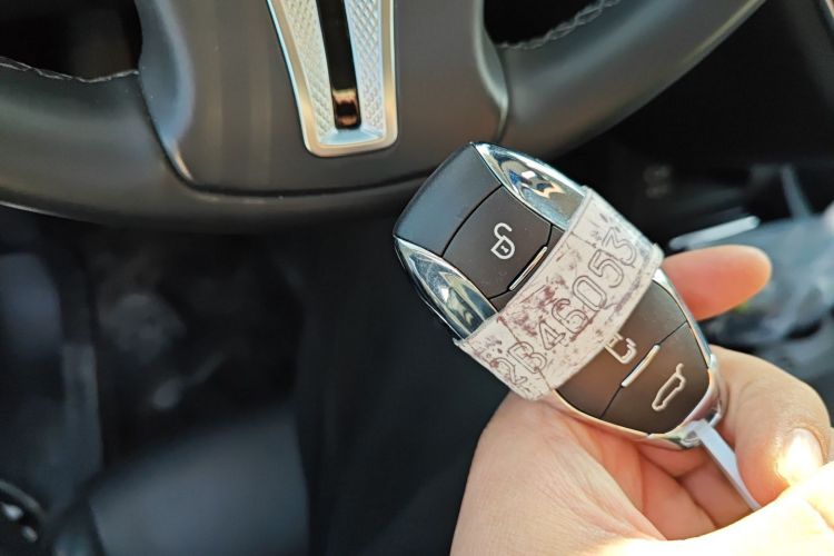 红旗HQ9 PHEV 2024款 2.0T 四驱商务版中控内饰11