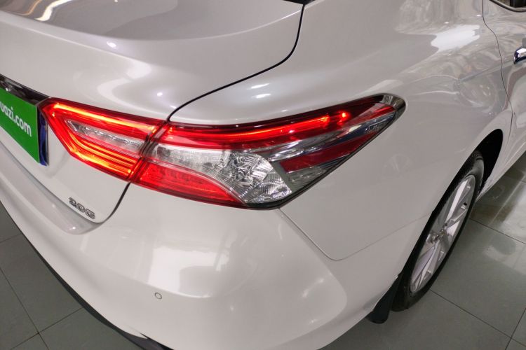 丰田 凯美瑞 2021款 2.0G 豪华版车身外观9