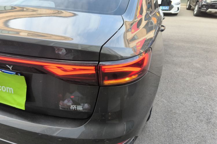 吉利汽车 帝豪 2023款 第4代冠军版 1.5L CVT豪华型车身外观9