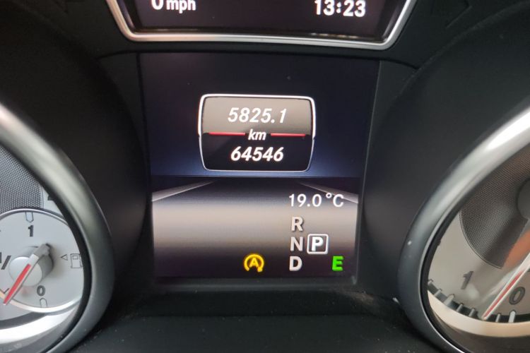 奔驰GLA 2015款 GLA 200 动感型中控内饰15