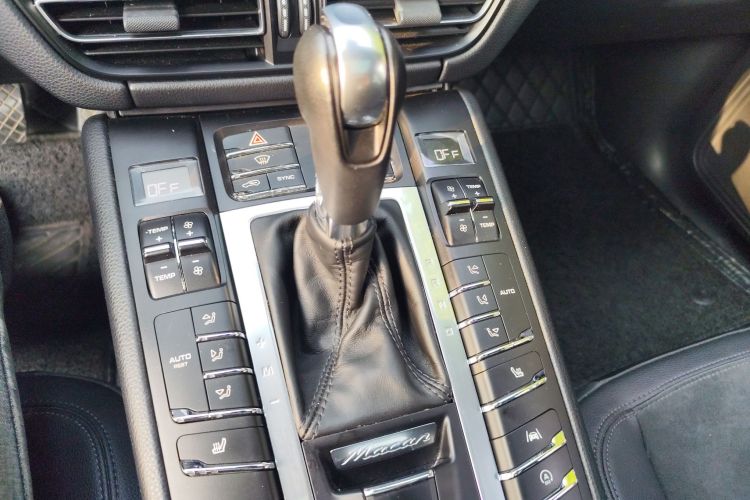 保时捷 2018款 Macan 2.0T中控内饰18