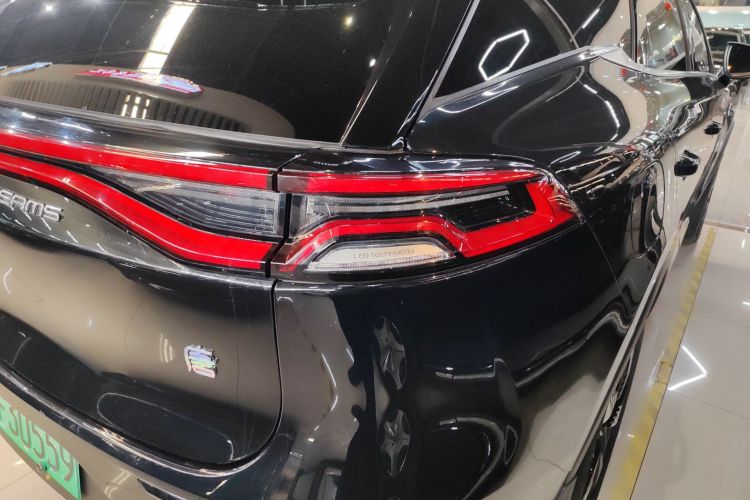 比亚迪 唐新能源 2023款 DM-i 冠军版 112KM 尊贵型车身外观9