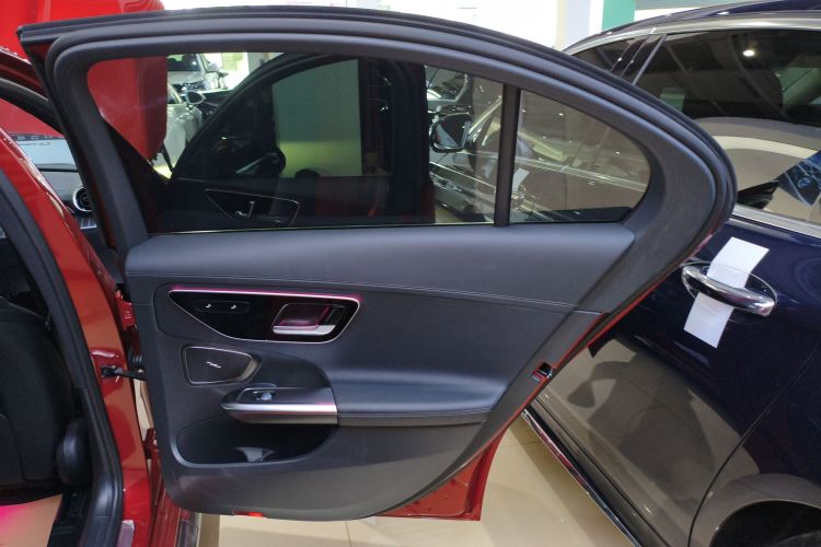 奔驰C级 2022款 改款 C 200 L 运动版中控内饰7006