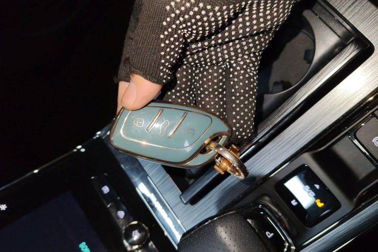 荣威RX5 2021款 PLUS 330TGI 自动国潮智臻版中控内饰7001