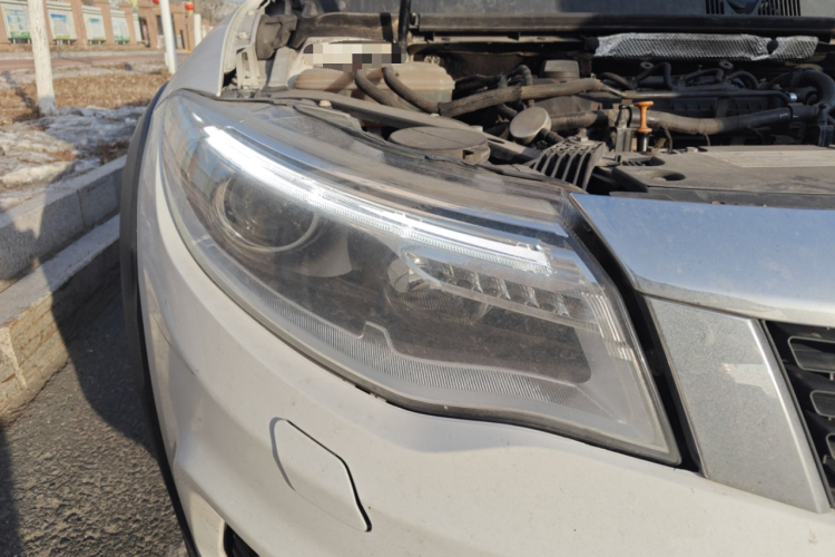 观致3 2015款 都市SUV 1.6T 自动炫动派车身外观8