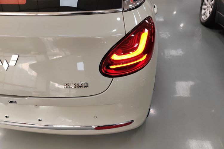 五菱汽车 五菱缤果 2023款 333km 灵犀互联+款车身外观9