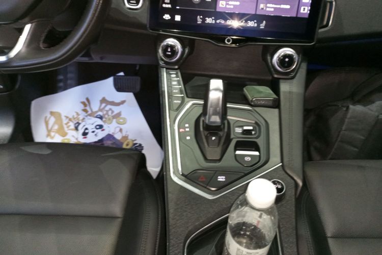 领克01 2021款 2.0TD 两驱型Pro中控内饰18